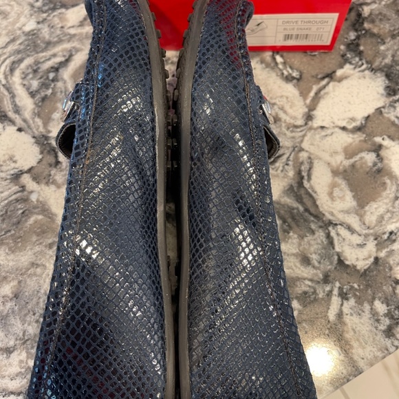 Aerosoles  blue snake flats - Picture 8 of 9